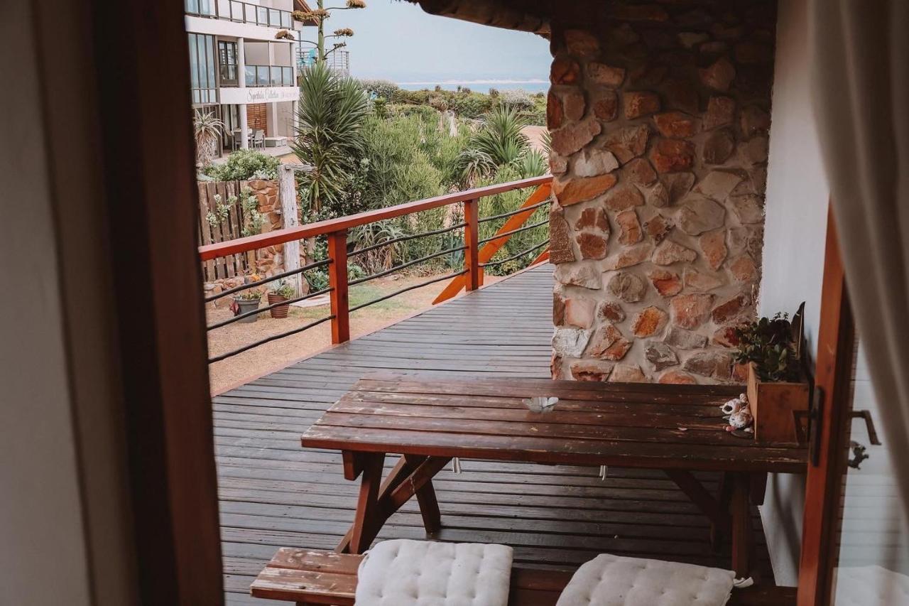 Dreamland Beach House & Studios At Supertubes Джефрис Бей Екстериор снимка